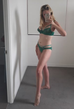 Nihale speed dating in Birmingham and tranny outcall escort